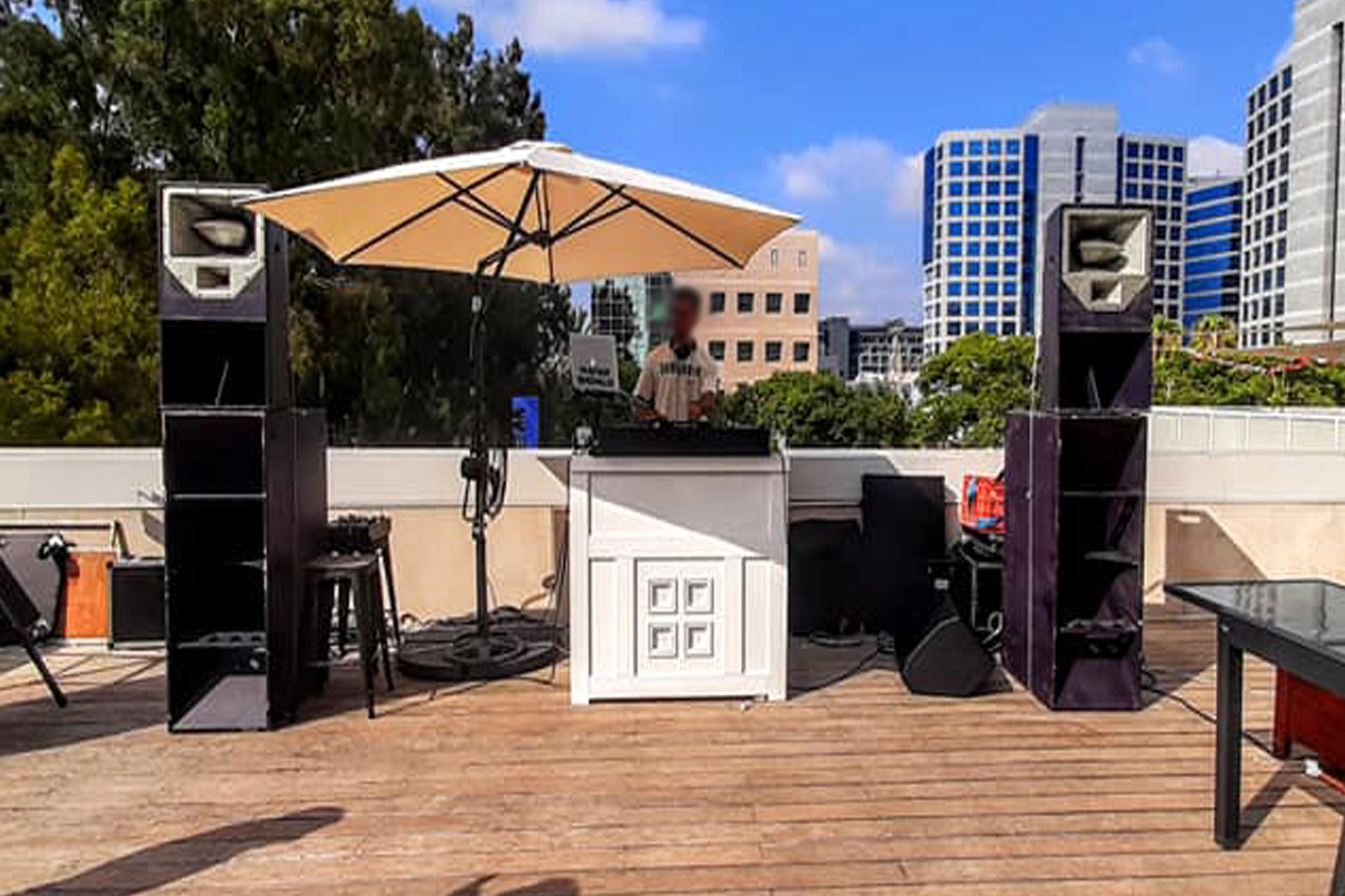 מערכת הגברה למסיבות קטנות