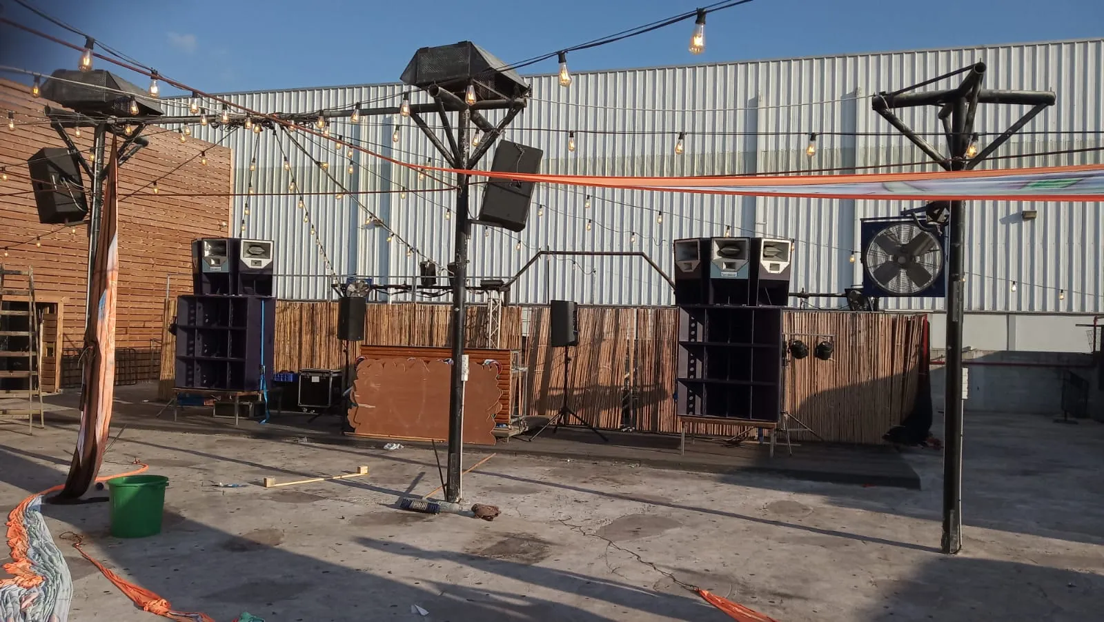 מערכת הגברה מקצועית